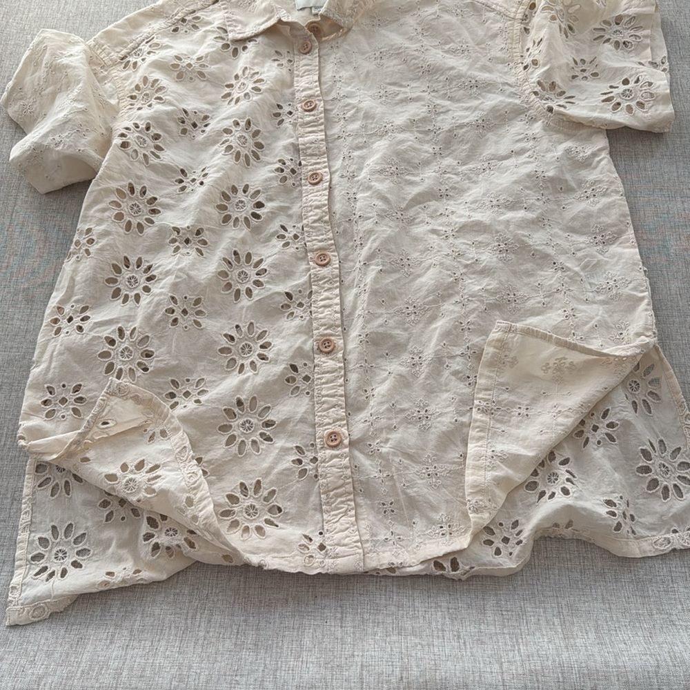 American Eagle Cream Eyelet Button Down Shirt Women’s‎ Size Medium - Picture 8 of 9